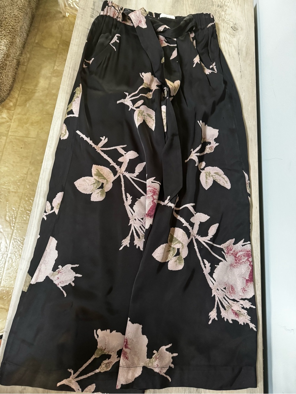Wilfred Black Wide-Leg Pants with Blush Floral Print - Picture 5 of 13
